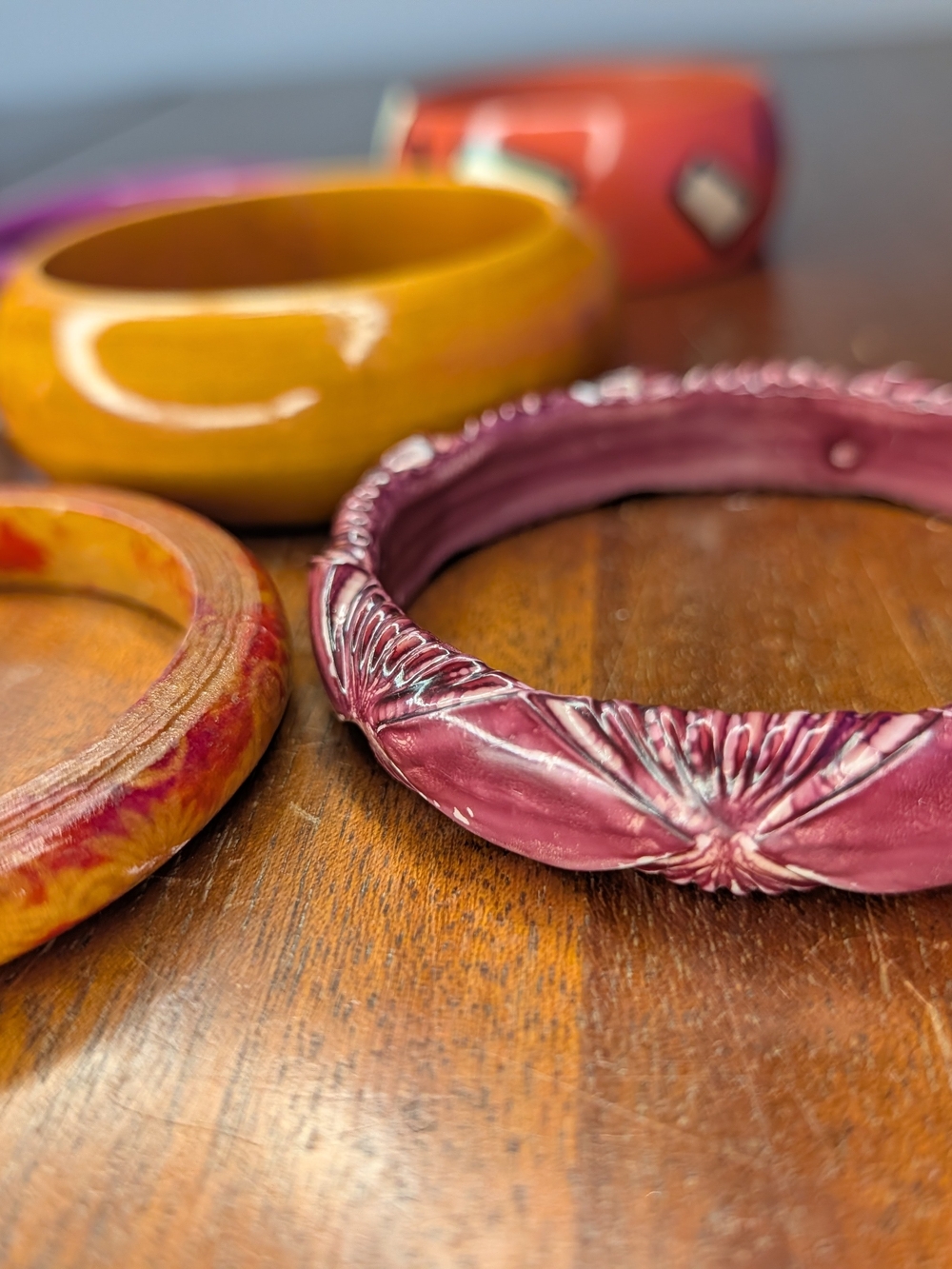 Vintage Mid Century Stacking Bangle Bracelet Lot 6pc Retro Lucite Acrylic Wood - Picture 16 of 16
